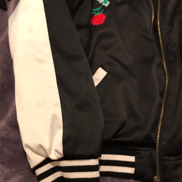 SOLD embroidered bomber jacket - Picture 2 of 4